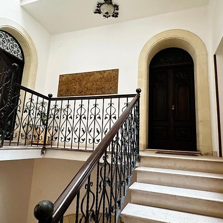 Elegante Appartamento Nel Cuore Del Barocco Lecce Exterior foto