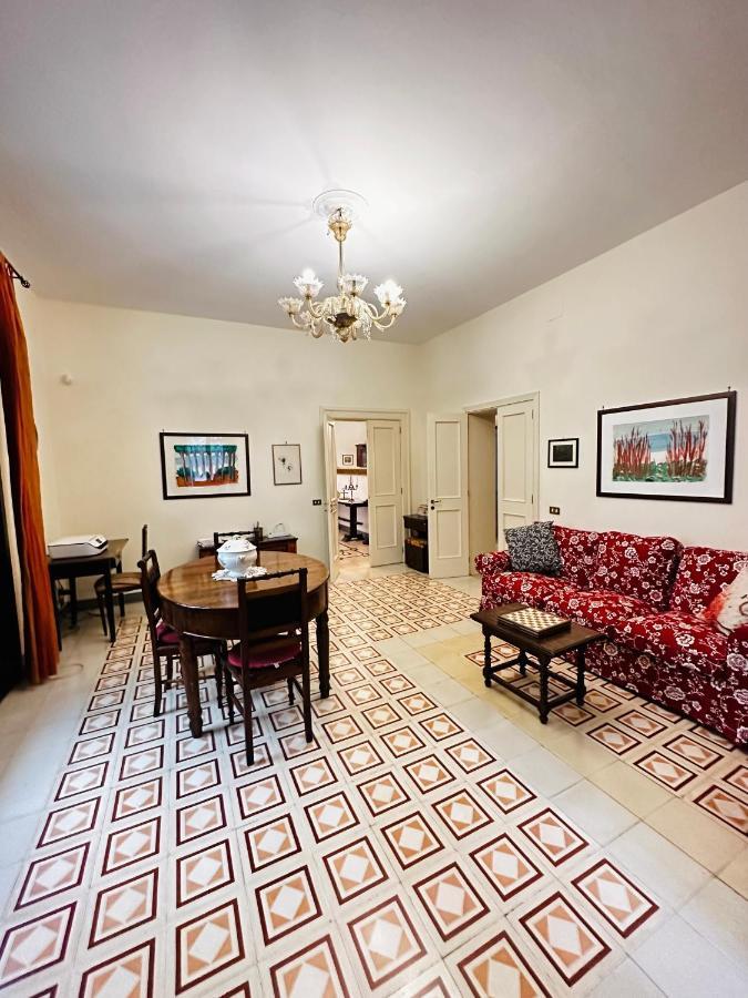 Elegante Appartamento Nel Cuore Del Barocco Lecce Exterior foto
