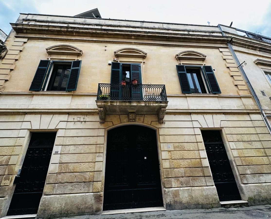 Elegante Appartamento Nel Cuore Del Barocco Lecce Exterior foto