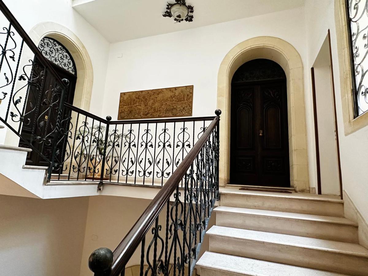 Elegante Appartamento Nel Cuore Del Barocco Lecce Exterior foto
