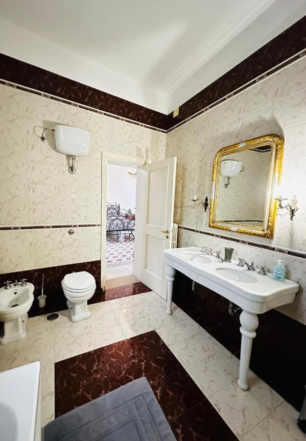 Elegante Appartamento Nel Cuore Del Barocco Lecce Exterior foto
