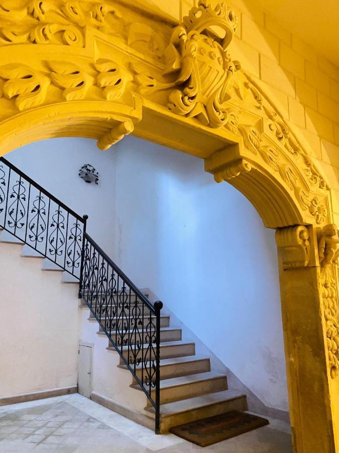 Elegante Appartamento Nel Cuore Del Barocco Lecce Exterior foto
