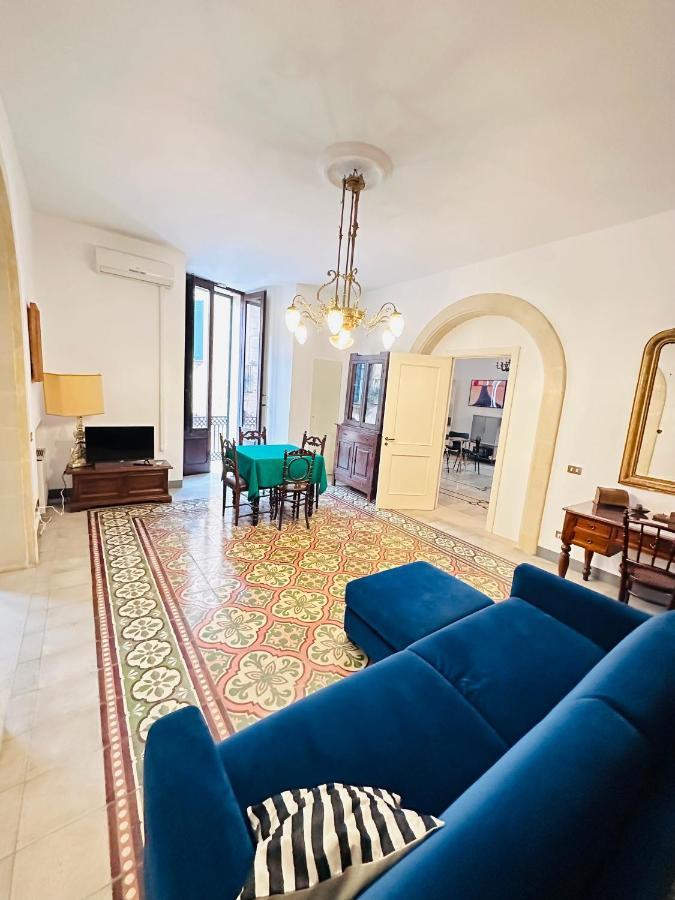 Elegante Appartamento Nel Cuore Del Barocco Lecce Exterior foto