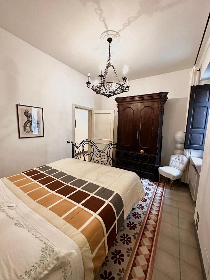 Elegante Appartamento Nel Cuore Del Barocco Lecce Exterior foto